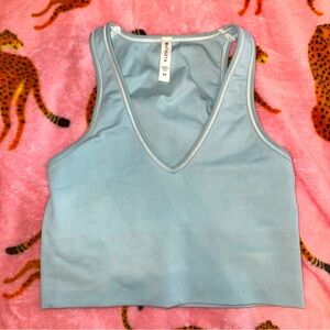 Athleta Light Greyish Blue Aurora V-Neck Crop tank top size extra small